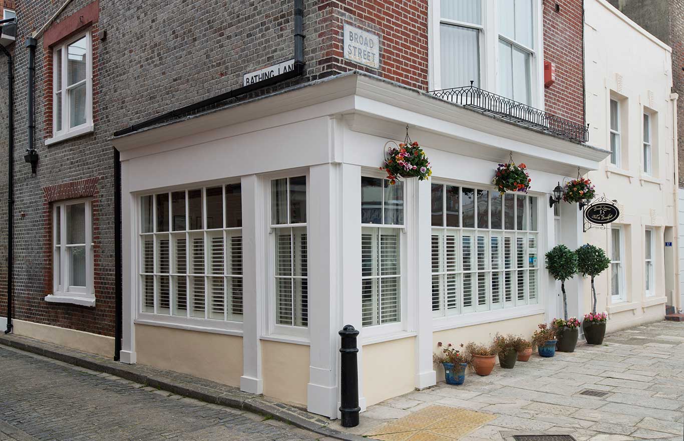 Cafe Style shutters hull in yorkshire